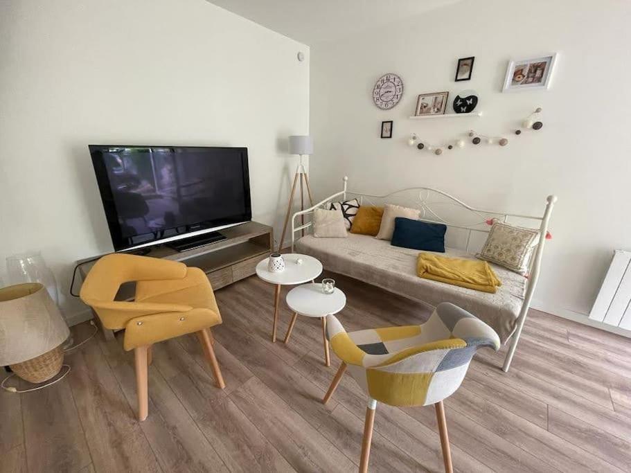 Gite De Charme - 3 Chambres, 5 Lits - De 4 A 7 Personnes Авантон Экстерьер фото